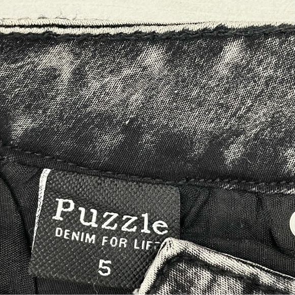 PUZZLE Mid Rise Acid Wash Skinny Jeans - Picture 5 of 6